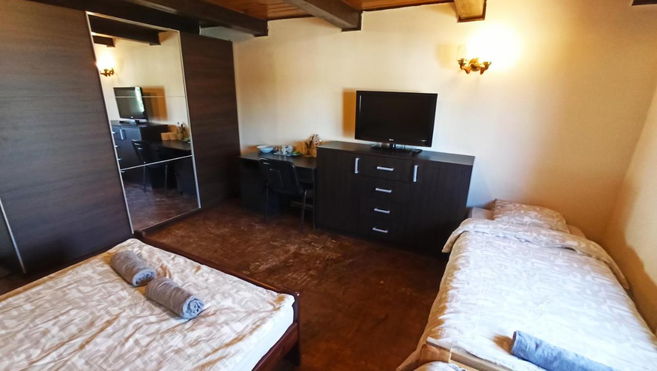 Hostel Komfort Borek Kraków Exteriör bild